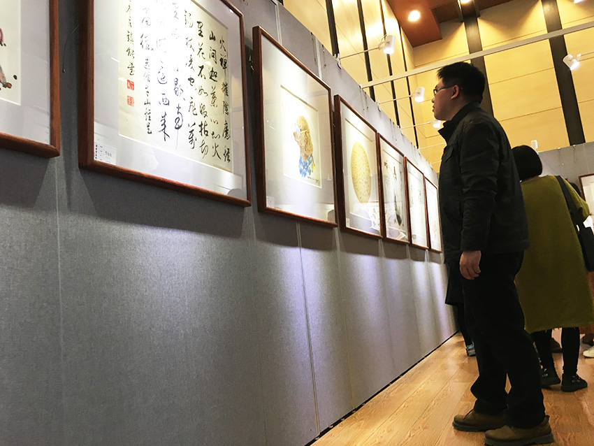 基準(zhǔn)設(shè)計(jì)機(jī)構(gòu)（佛山）的設(shè)計(jì)師參觀南粵書畫院3.jpg